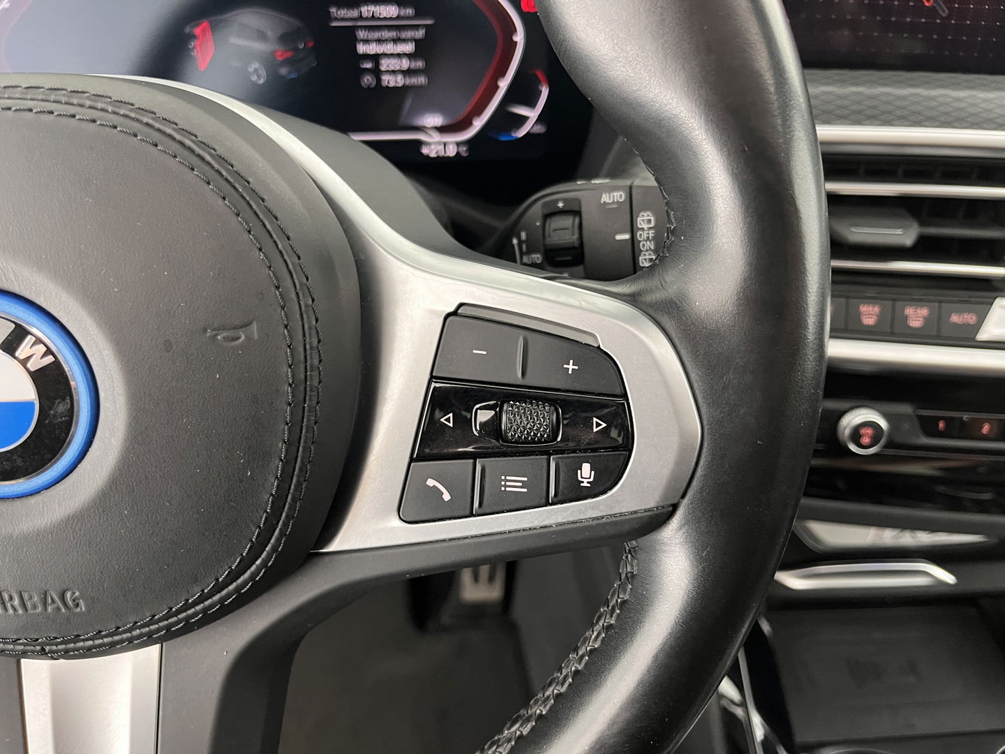 BMW iX3 High Executive Shadow-line-Plus-Pack 80 kWh [ 3-Fase ] (INCL-BTW) *PANO | LUXURY-LEATHER | FULL-LED | MEMORY-PACK | HEAD-UP | ADAPTIVE-CRUISE | TOPVIEW | HARMAN/KARDON-AUDIO | BLIND-SPOT | SPORT-SEATS | DAB+ | CARPLAY | KEYLESS | 20''ALU*
