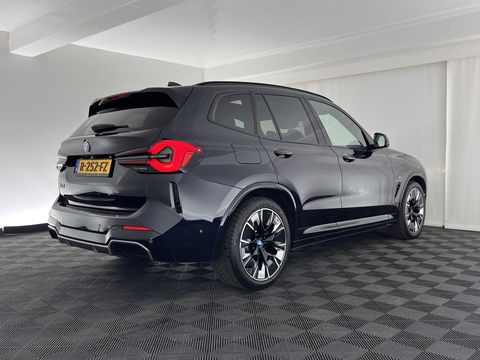 BMW iX3 High Executive Shadow-line-Plus-Pack 80 kWh [ 3-Fase ] (INCL-BTW) *PANO | LUXURY-LEATHER | FULL-LED | MEMORY-PACK | HEAD-UP | ADAPTIVE-CRUISE | TOPVIEW | HARMAN/KARDON-AUDIO | BLIND-SPOT | SPORT-SEATS | DAB+ | CARPLAY | KEYLESS | 20''ALU*