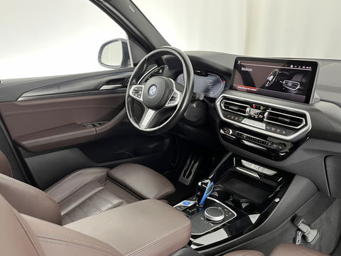 BMW iX3 High Executive Shadow-line-Plus-Pack 80 kWh [ 3-Fase ] (INCL-BTW) *PANO | LUXURY-LEATHER | FULL-LED | MEMORY-PACK | HEAD-UP | ADAPTIVE-CRUISE | TOPVIEW | HARMAN/KARDON-AUDIO | BLIND-SPOT | SPORT-SEATS | DAB+ | CARPLAY | KEYLESS | 20''ALU*