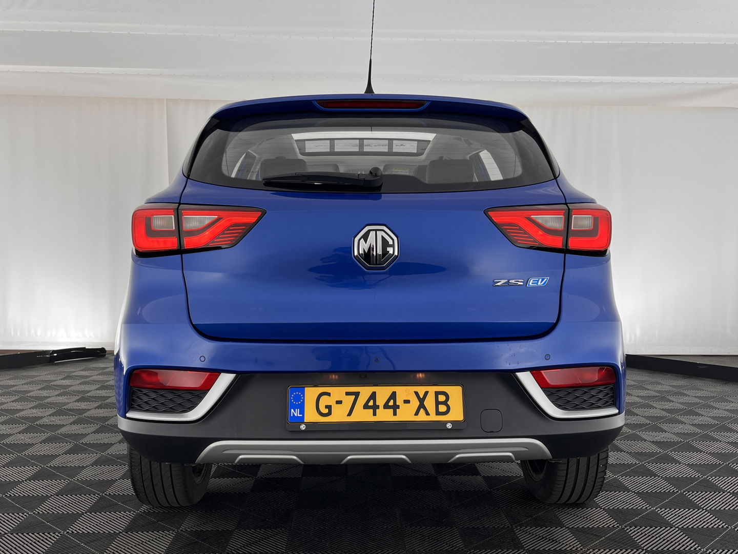 MG Mg Zs EV Luxury 45 kWh (INCL-BTW) *PANO | FULL-LEATHER | CCS-FASTLOADER | KEYLESS | NAVI-FULLMAP | ADAPTIVE-CRUISE | CAMERA | HEATED-SPORT-SEATS | CARPLAY | BLINDSPOT | DAB | LANE-ASSIST | 17"ALU*