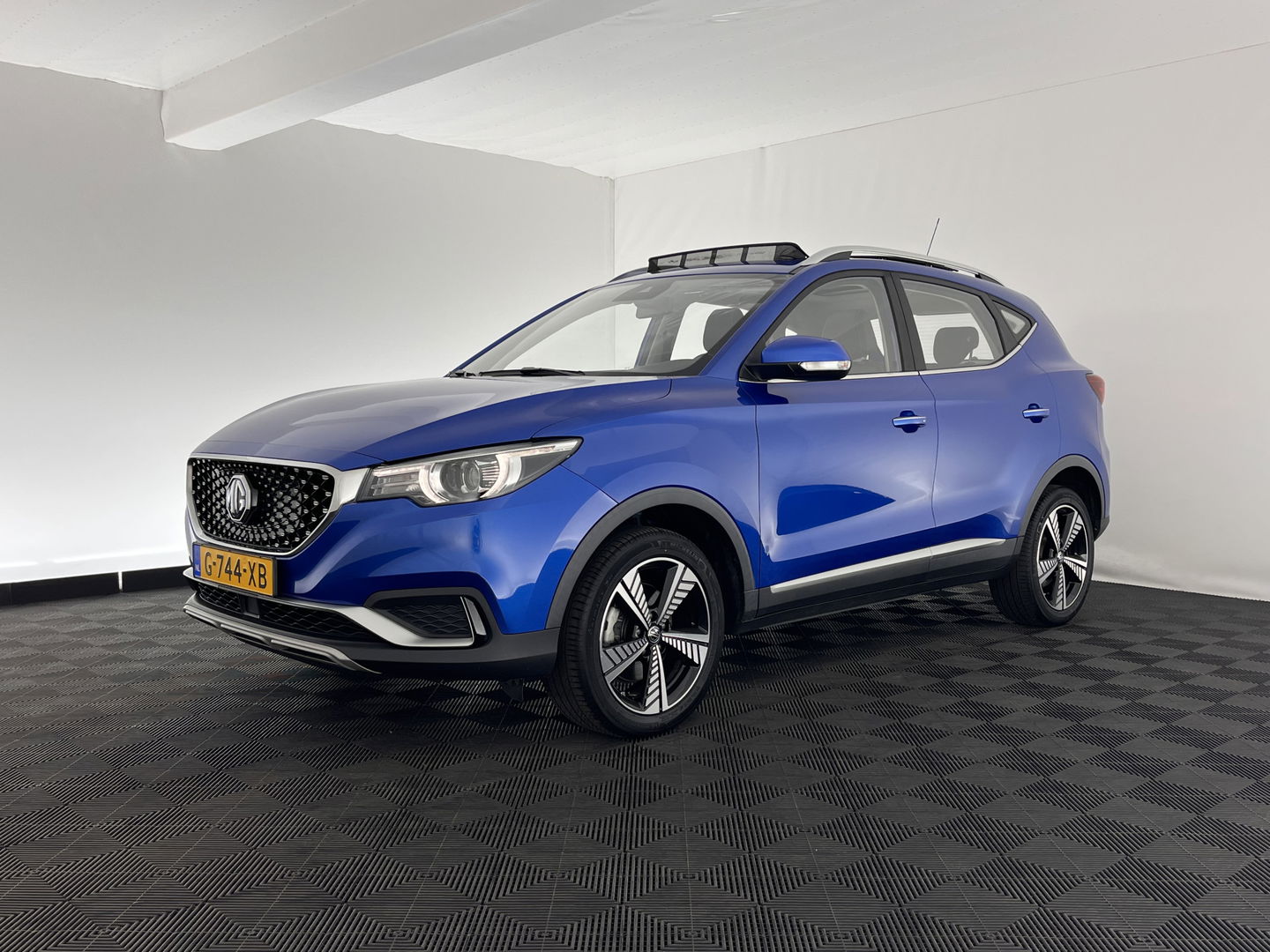 MG Mg Zs EV Luxury 45 kWh (INCL-BTW) *PANO | FULL-LEATHER | CCS-FASTLOADER | KEYLESS | NAVI-FULLMAP | ADAPTIVE-CRUISE | CAMERA | HEATED-SPORT-SEATS | CARPLAY | BLINDSPOT | DAB | LANE-ASSIST | 17"ALU*