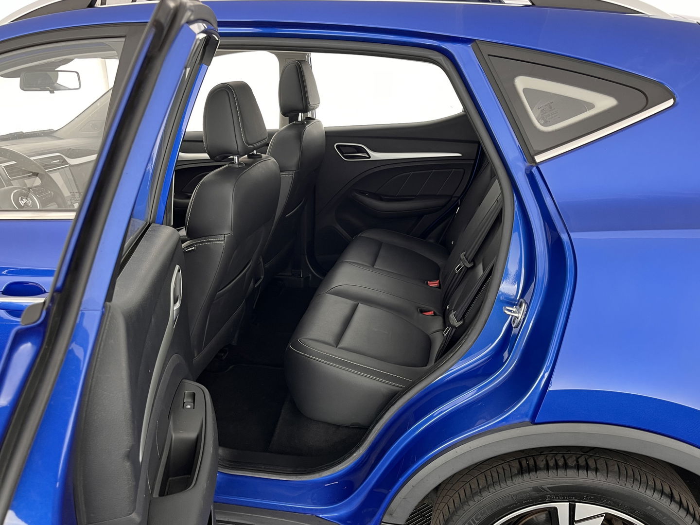 MG Mg Zs EV Luxury 45 kWh (INCL-BTW) *PANO | FULL-LEATHER | CCS-FASTLOADER | KEYLESS | NAVI-FULLMAP | ADAPTIVE-CRUISE | CAMERA | HEATED-SPORT-SEATS | CARPLAY | BLINDSPOT | DAB | LANE-ASSIST | 17"ALU*