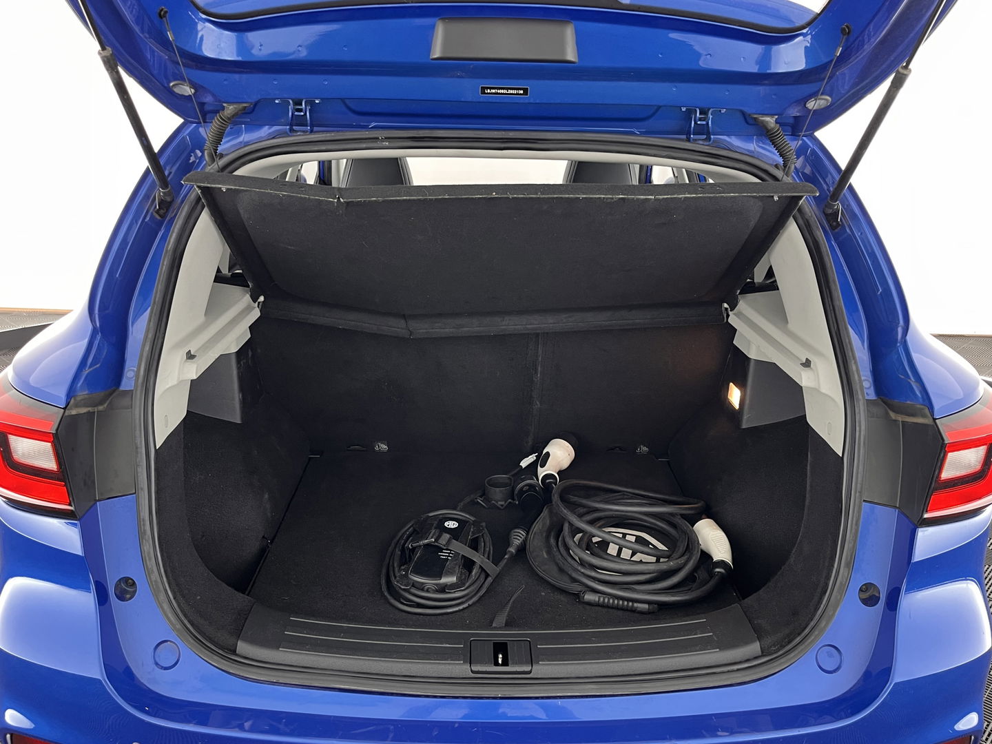 MG Mg Zs EV Luxury 45 kWh (INCL-BTW) *PANO | FULL-LEATHER | CCS-FASTLOADER | KEYLESS | NAVI-FULLMAP | ADAPTIVE-CRUISE | CAMERA | HEATED-SPORT-SEATS | CARPLAY | BLINDSPOT | DAB | LANE-ASSIST | 17"ALU*