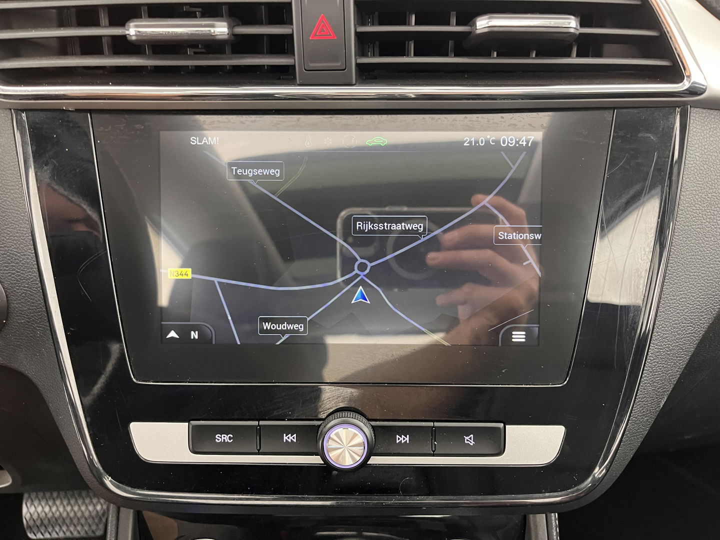 MG Mg Zs EV Luxury 45 kWh (INCL-BTW) *PANO | FULL-LEATHER | CCS-FASTLOADER | KEYLESS | NAVI-FULLMAP | ADAPTIVE-CRUISE | CAMERA | HEATED-SPORT-SEATS | CARPLAY | BLINDSPOT | DAB | LANE-ASSIST | 17"ALU*