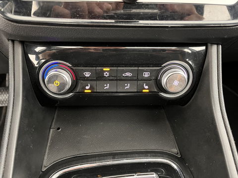 MG Mg Zs EV Luxury 45 kWh (INCL-BTW) *PANO | FULL-LEATHER | CCS-FASTLOADER | KEYLESS | NAVI-FULLMAP | ADAPTIVE-CRUISE | CAMERA | HEATED-SPORT-SEATS | CARPLAY | BLINDSPOT | DAB | LANE-ASSIST | 17"ALU*