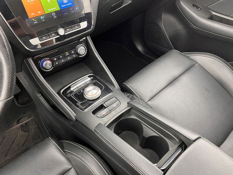 MG Mg Zs EV Luxury 45 kWh (INCL-BTW) *PANO | FULL-LEATHER | CCS-FASTLOADER | KEYLESS | NAVI-FULLMAP | ADAPTIVE-CRUISE | CAMERA | HEATED-SPORT-SEATS | CARPLAY | BLINDSPOT | DAB | LANE-ASSIST | 17"ALU*