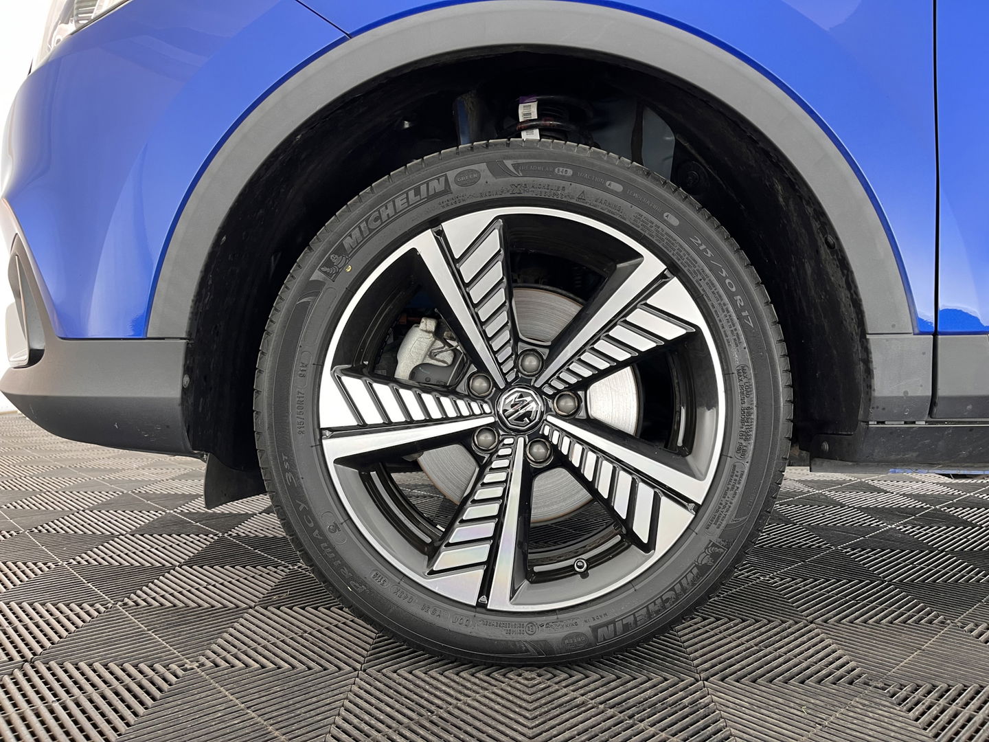 MG Mg Zs EV Luxury 45 kWh (INCL-BTW) *PANO | FULL-LEATHER | CCS-FASTLOADER | KEYLESS | NAVI-FULLMAP | ADAPTIVE-CRUISE | CAMERA | HEATED-SPORT-SEATS | CARPLAY | BLINDSPOT | DAB | LANE-ASSIST | 17"ALU*