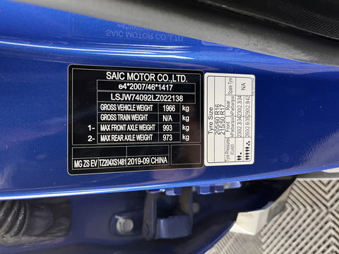 MG Mg Zs EV Luxury 45 kWh (INCL-BTW) *PANO | FULL-LEATHER | CCS-FASTLOADER | KEYLESS | NAVI-FULLMAP | ADAPTIVE-CRUISE | CAMERA | HEATED-SPORT-SEATS | CARPLAY | BLINDSPOT | DAB | LANE-ASSIST | 17"ALU*