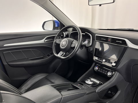 MG Mg Zs EV Luxury 45 kWh (INCL-BTW) *PANO | FULL-LEATHER | CCS-FASTLOADER | KEYLESS | NAVI-FULLMAP | ADAPTIVE-CRUISE | CAMERA | HEATED-SPORT-SEATS | CARPLAY | BLINDSPOT | DAB | LANE-ASSIST | 17"ALU*