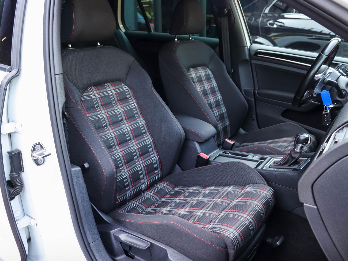 Volkswagen Golf GTI 2.0 TSI DSG | 300PK | Volledig onderhouden!