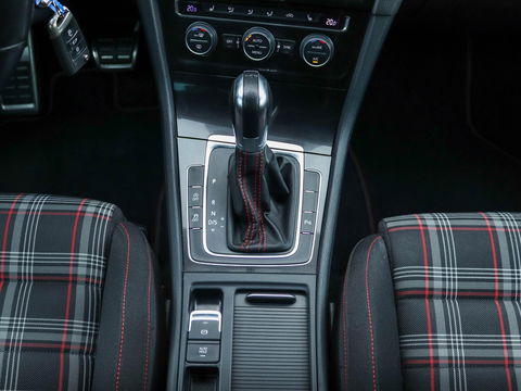 Volkswagen Golf GTI 2.0 TSI DSG | 300PK | Volledig onderhouden!
