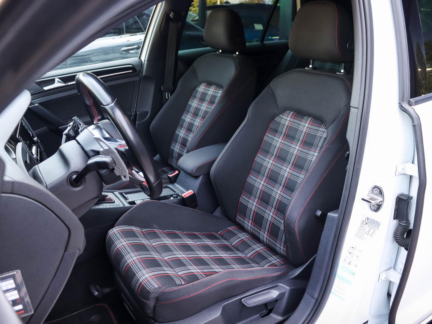 Volkswagen Golf GTI 2.0 TSI DSG | 300PK | Volledig onderhouden!