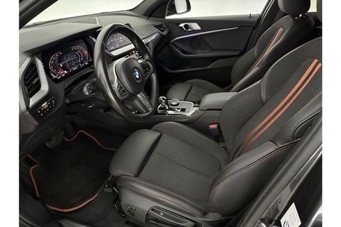 BMW 1-serie 118i M Sport LED Camera Carplay Sfeerverl. Trekhaak Virtual Navi Clima Cruise 17"LMV PDC