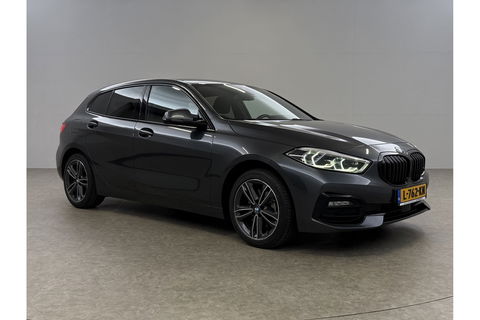 BMW 1-serie 118i M Sport LED Camera Carplay Sfeerverl. Trekhaak Virtual Navi Clima Cruise 17"LMV PDC