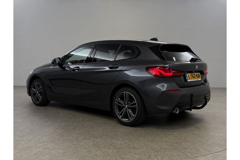 BMW 1-serie 118i M Sport LED Camera Carplay Sfeerverl. Trekhaak Virtual Navi Clima Cruise 17"LMV PDC