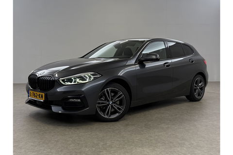 BMW 1-serie 118i M Sport LED Camera Carplay Sfeerverl. Trekhaak Virtual Navi Clima Cruise 17"LMV PDC