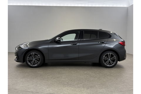 BMW 1-serie 118i M Sport LED Camera Carplay Sfeerverl. Trekhaak Virtual Navi Clima Cruise 17"LMV PDC