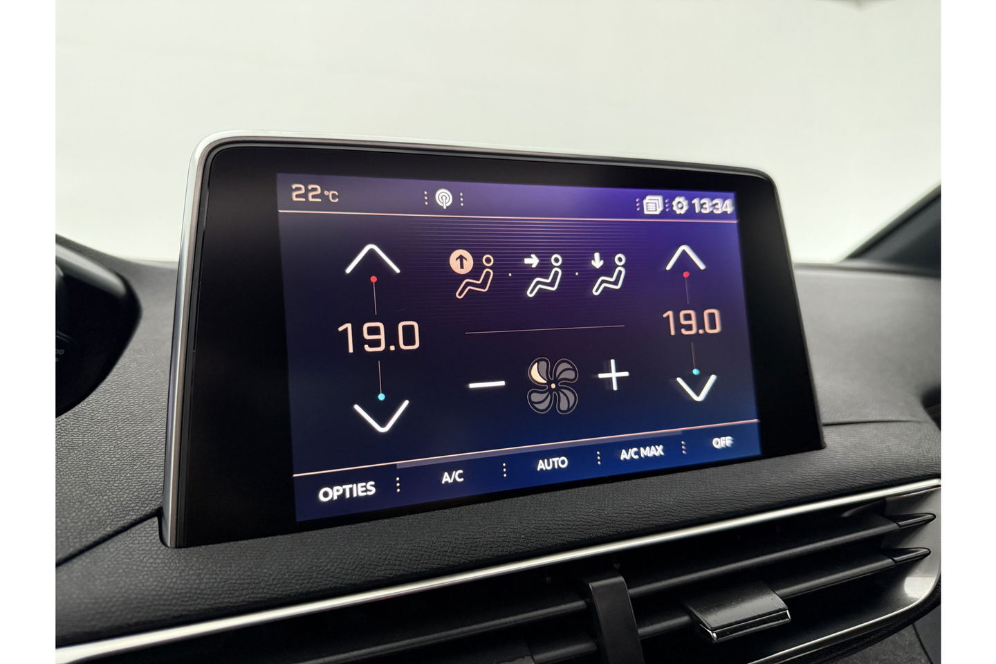 Peugeot 5008 1.2 PureTech GT-Line 7p 360 Camera Pano Virtual LED Sfeerverl. Trekhaak Carplay Cruise Clima 19"LMV Navi PDC
