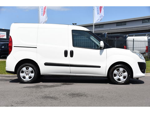 Fiat Dobló Cargo 1.3 MultiJet SX Sensoren, Airco, Trekhaak, 90PK, radio, Uniek!