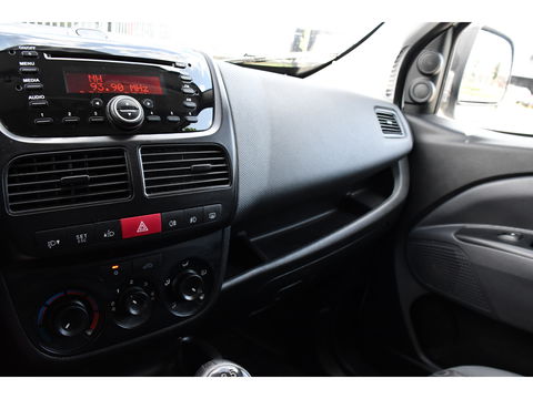Fiat Dobló Cargo 1.3 MultiJet SX Sensoren, Airco, Trekhaak, 90PK, radio, Uniek!