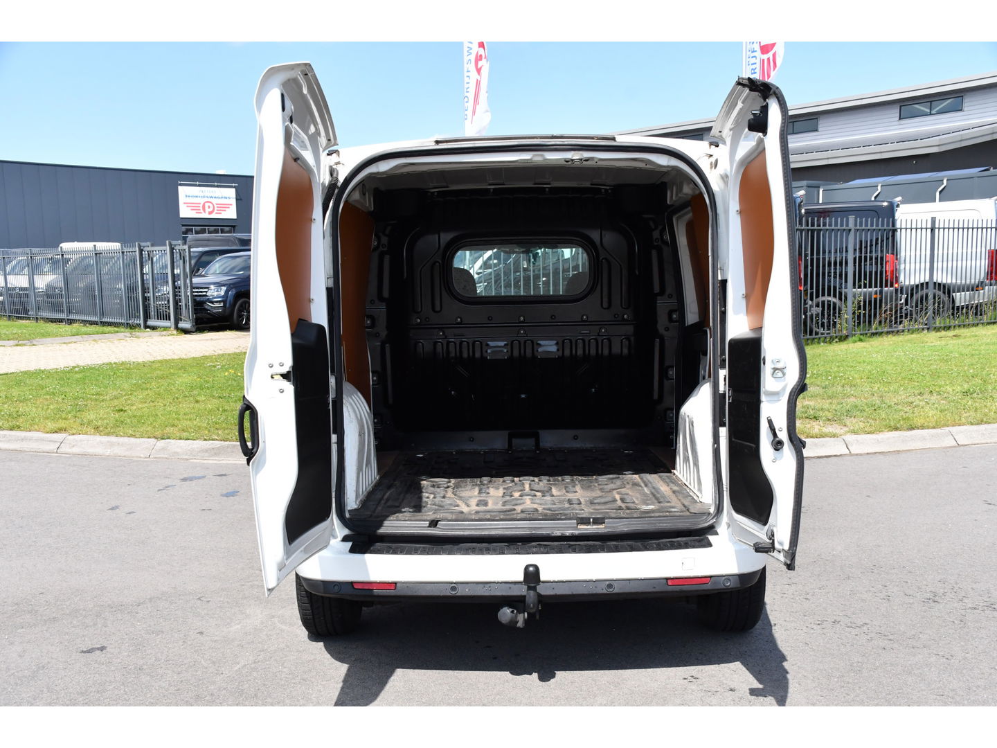 Fiat Dobló Cargo 1.3 MultiJet SX Sensoren, Airco, Trekhaak, 90PK, radio, Uniek!