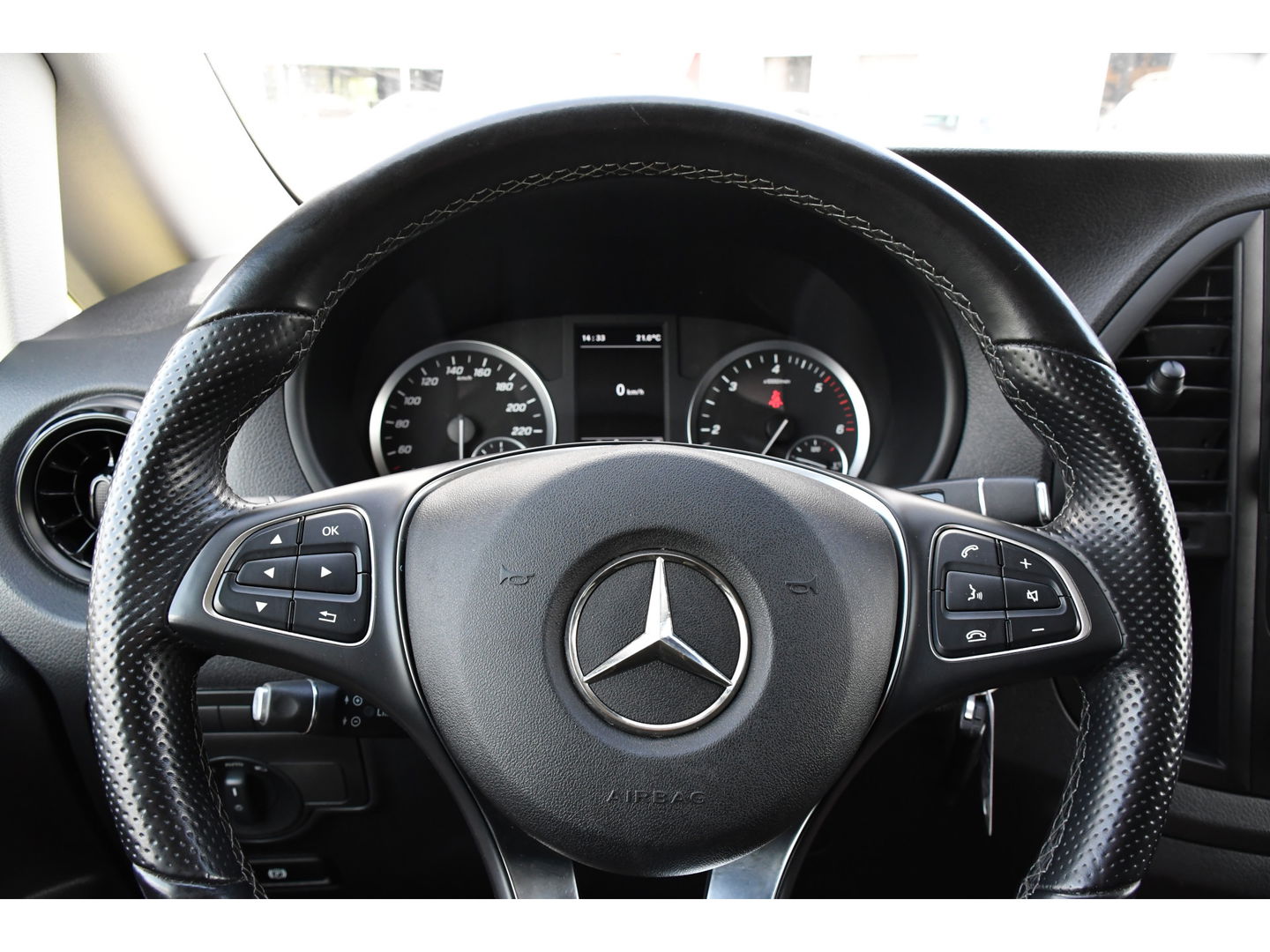 Mercedes-Benz Vito 114 CDI Lang DC Black Edition Camera, Cruise, Carplay, 190PK, Automaat, 2 x Schuifdeur, Leder, LED, Uniek!