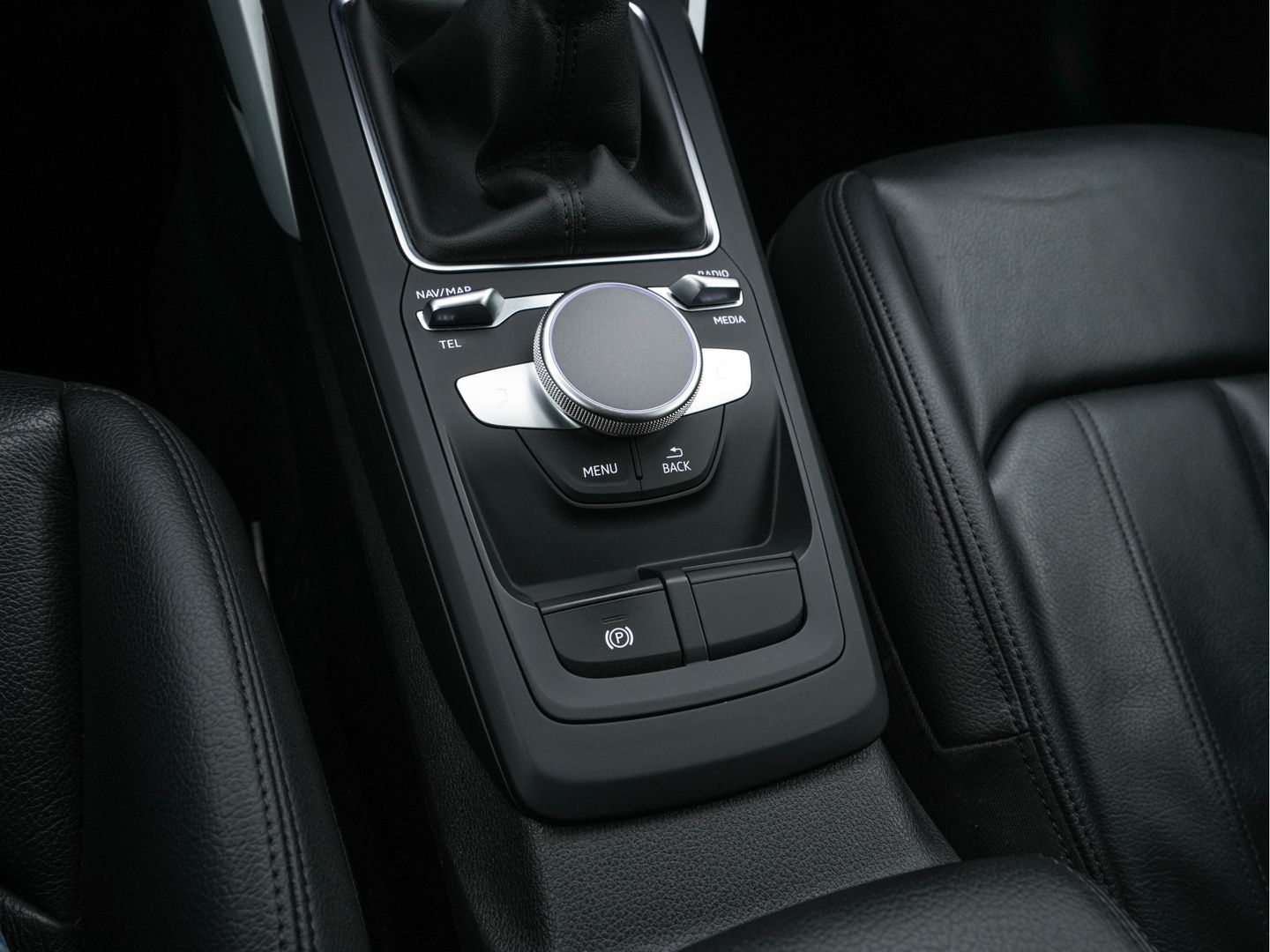 Audi Q2 30 TDI S Edition *DIGI-COCKPIT | LUXURY-LEATHER | NAVI-FULLMAP | CAMERA | KEYLESS | COMFORT-SEATS | HEATED-SEATS | ECC | PDC | CRUISE | 18''ALU*