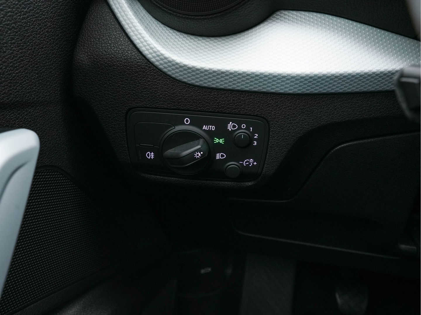 Audi Q2 30 TDI S Edition *DIGI-COCKPIT | LUXURY-LEATHER | NAVI-FULLMAP | CAMERA | KEYLESS | COMFORT-SEATS | HEATED-SEATS | ECC | PDC | CRUISE | 18''ALU*