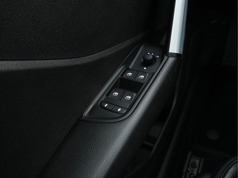 Audi Q2 30 TDI S Edition *DIGI-COCKPIT | LUXURY-LEATHER | NAVI-FULLMAP | CAMERA | KEYLESS | COMFORT-SEATS | HEATED-SEATS | ECC | PDC | CRUISE | 18''ALU*