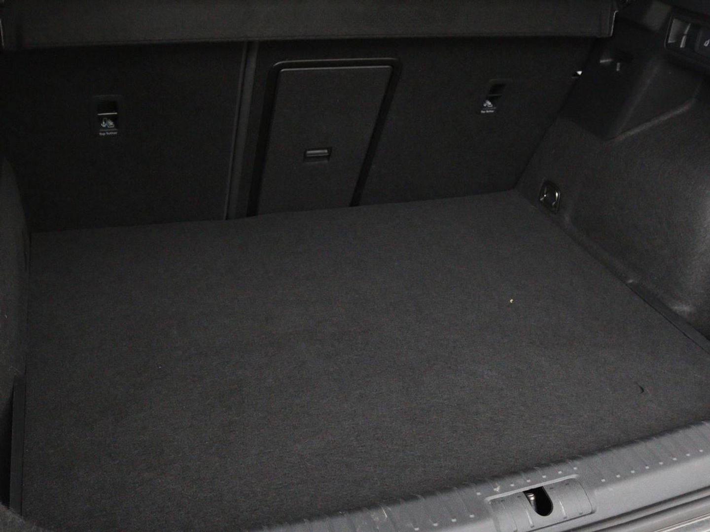 CUPRA Formentor 1.4 e-Hybrid | Adaptive cruise | Stuurverwarming | Full LED | Sportstoelen | Keyless | Climate control | Parkeerhulp | DAB | Sfeerverlichting | PHEV