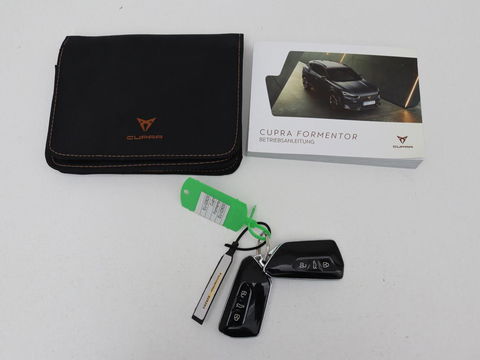 CUPRA Formentor 1.4 e-Hybrid | Adaptive cruise | Stuurverwarming | Full LED | Sportstoelen | Keyless | Climate control | Parkeerhulp | DAB | Sfeerverlichting | PHEV