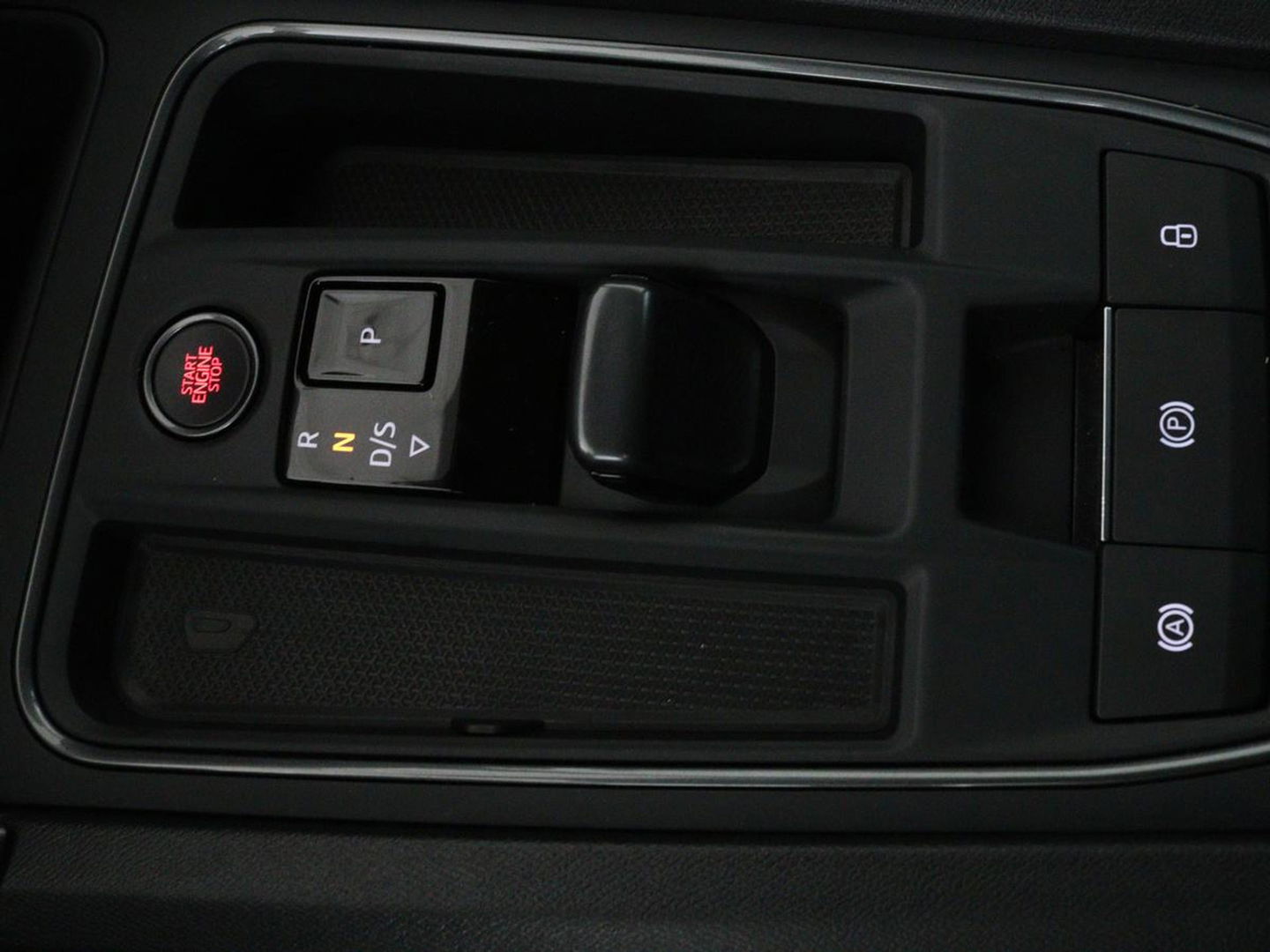 CUPRA Formentor 1.4 e-Hybrid | Adaptive cruise | Stuurverwarming | Full LED | Sportstoelen | Keyless | Climate control | Parkeerhulp | DAB | Sfeerverlichting | PHEV