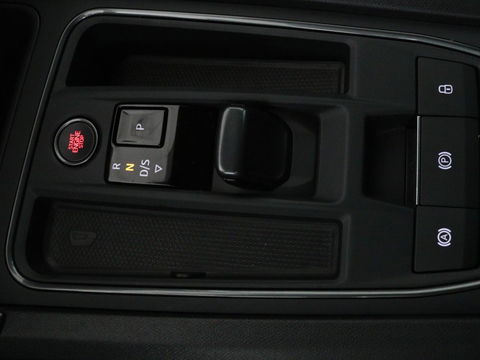 CUPRA Formentor 1.4 e-Hybrid | Adaptive cruise | Stuurverwarming | Full LED | Sportstoelen | Keyless | Climate control | Parkeerhulp | DAB | Sfeerverlichting | PHEV