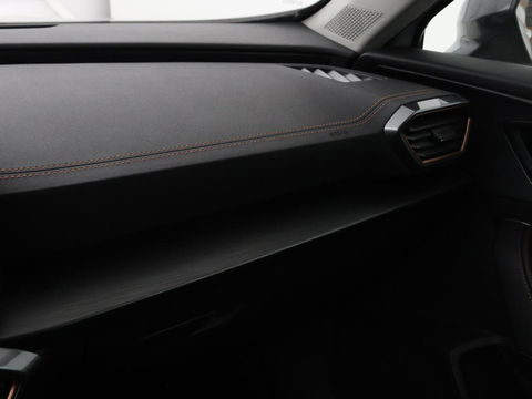 CUPRA Formentor 1.4 e-Hybrid | Adaptive cruise | Stuurverwarming | Full LED | Sportstoelen | Keyless | Climate control | Parkeerhulp | DAB | Sfeerverlichting | PHEV