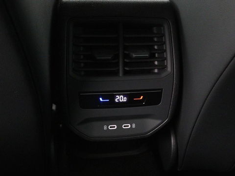 CUPRA Formentor 1.4 e-Hybrid | Adaptive cruise | Stuurverwarming | Full LED | Sportstoelen | Keyless | Climate control | Parkeerhulp | DAB | Sfeerverlichting | PHEV