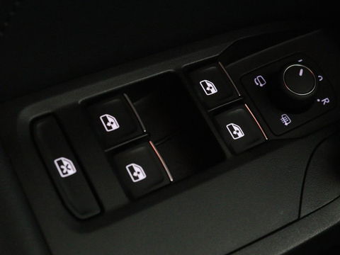 CUPRA Formentor 1.4 e-Hybrid | Adaptive cruise | Stuurverwarming | Full LED | Sportstoelen | Keyless | Climate control | Parkeerhulp | DAB | Sfeerverlichting | PHEV