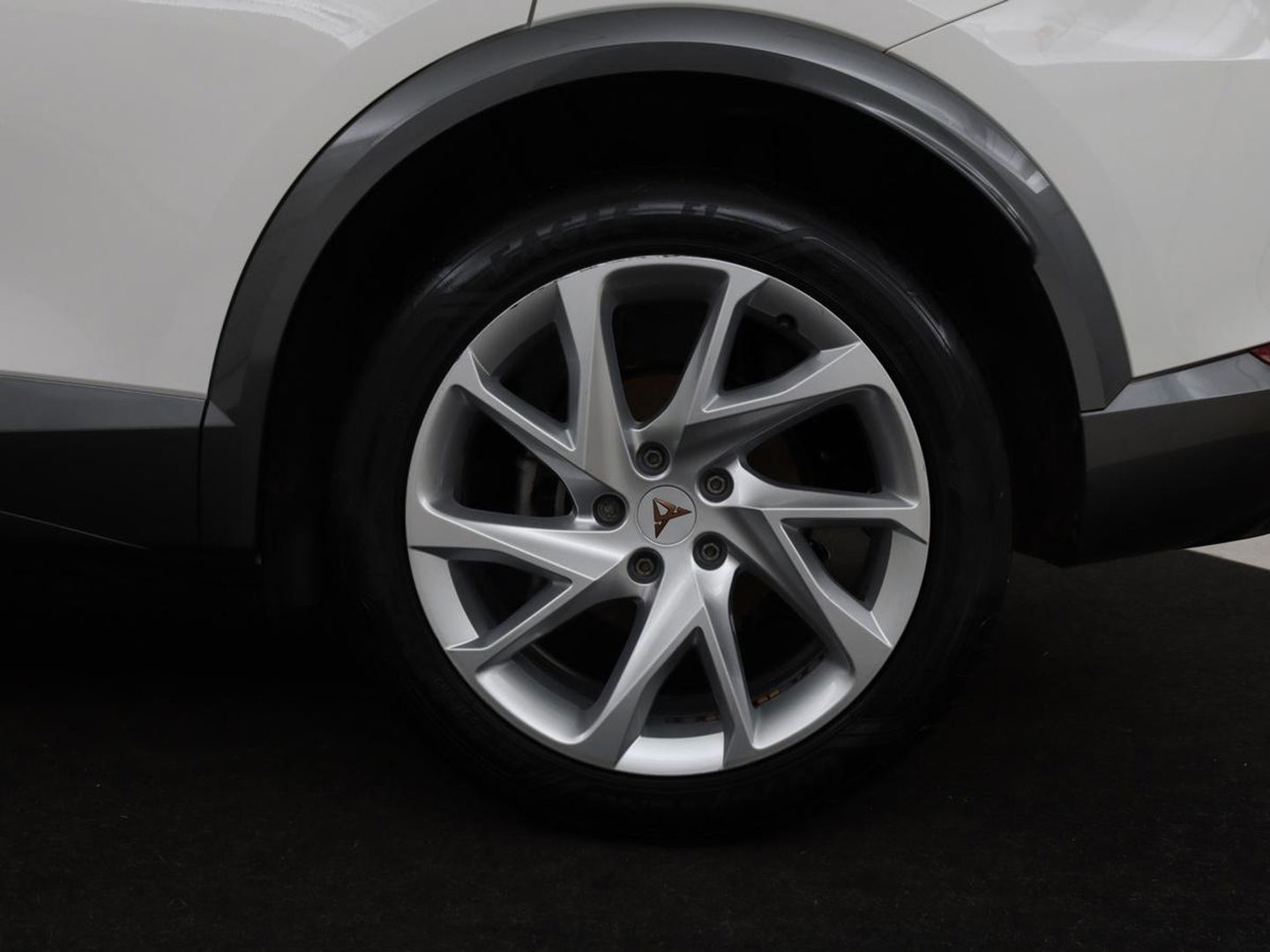 CUPRA Formentor 1.4 e-Hybrid | Adaptive cruise | Stuurverwarming | Full LED | Sportstoelen | Keyless | Climate control | Parkeerhulp | DAB | Sfeerverlichting | PHEV