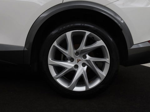 CUPRA Formentor 1.4 e-Hybrid | Adaptive cruise | Stuurverwarming | Full LED | Sportstoelen | Keyless | Climate control | Parkeerhulp | DAB | Sfeerverlichting | PHEV