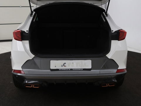 CUPRA Formentor 1.4 e-Hybrid | Adaptive cruise | Stuurverwarming | Full LED | Sportstoelen | Keyless | Climate control | Parkeerhulp | DAB | Sfeerverlichting | PHEV