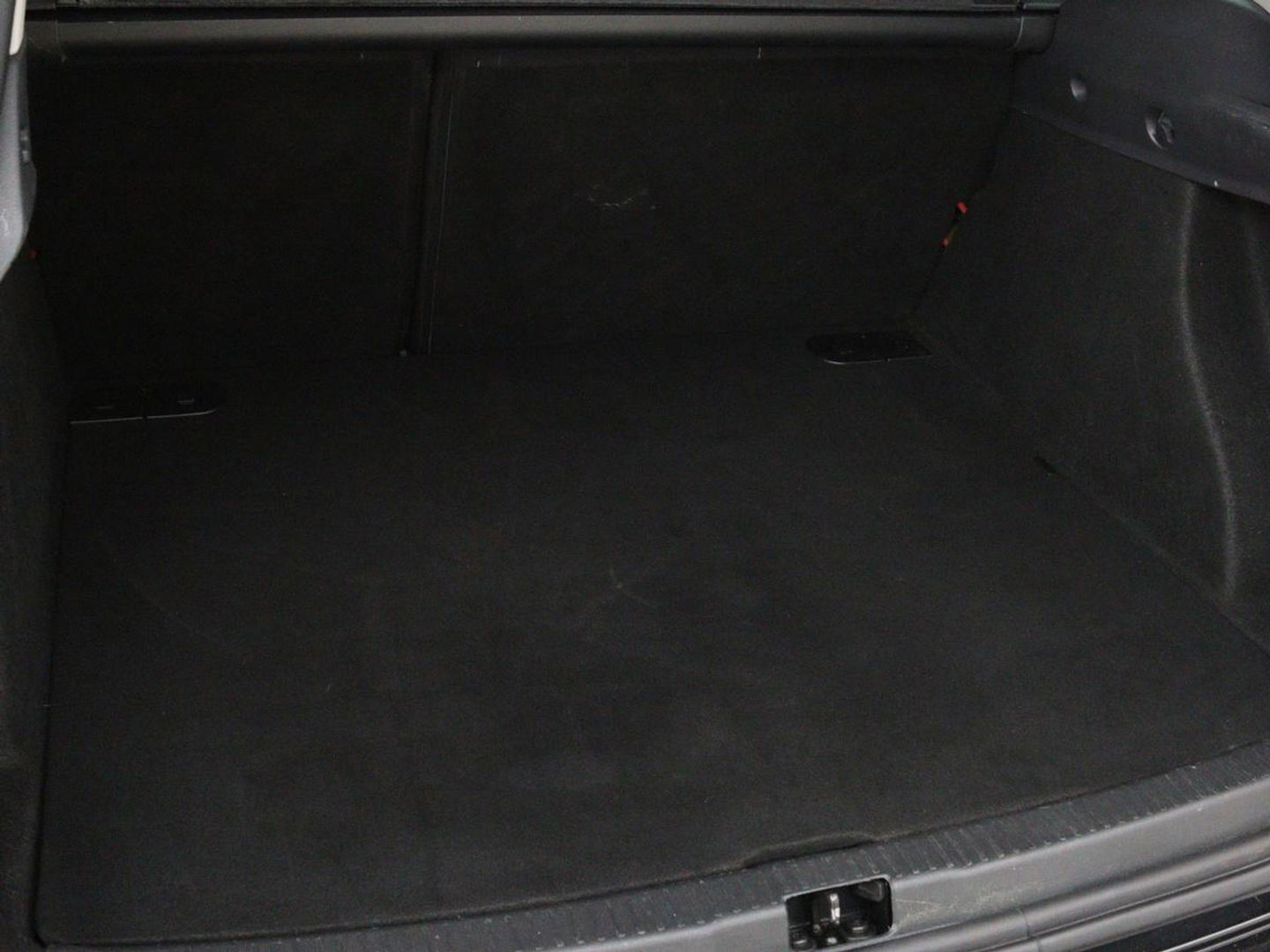 Renault Clio 0.9 TCe Limited | Trekhaak | Camera | Navigatie | Cruise control | Airco | Bluetooth | Parkeerhulp | Getint glas | DAB