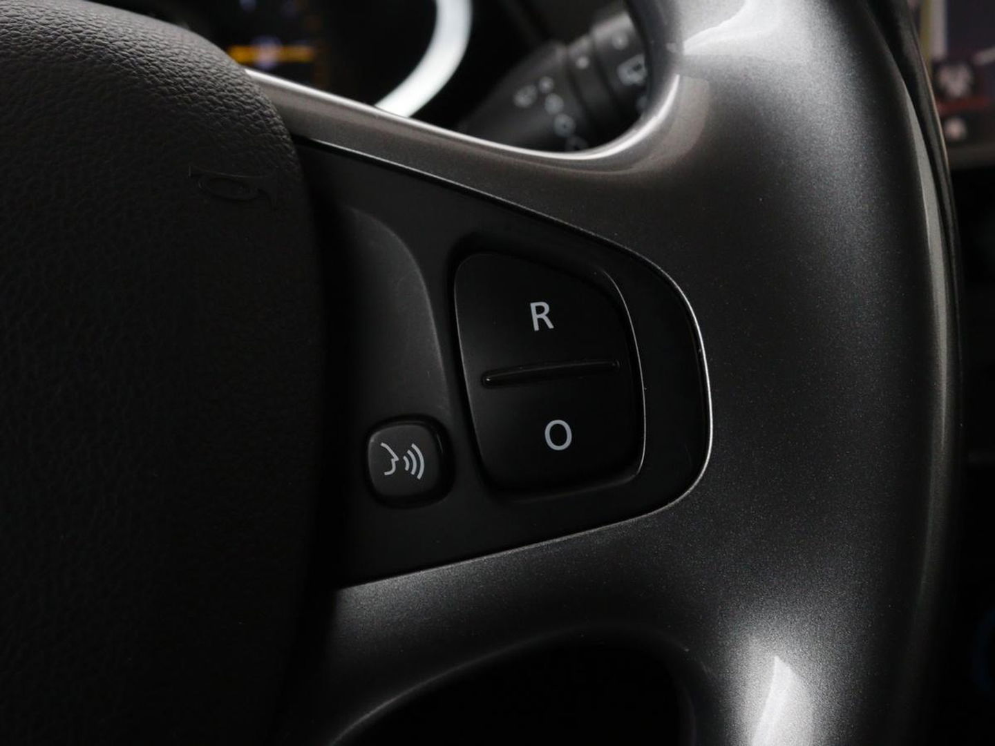 Renault Clio 0.9 TCe Limited | Trekhaak | Camera | Navigatie | Cruise control | Airco | Bluetooth | Parkeerhulp | Getint glas | DAB