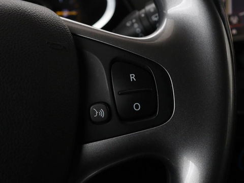 Renault Clio 0.9 TCe Limited | Trekhaak | Camera | Navigatie | Cruise control | Airco | Bluetooth | Parkeerhulp | Getint glas | DAB