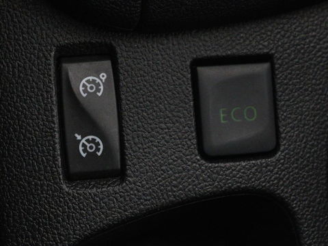 Renault Clio 0.9 TCe Limited | Trekhaak | Camera | Navigatie | Cruise control | Airco | Bluetooth | Parkeerhulp | Getint glas | DAB