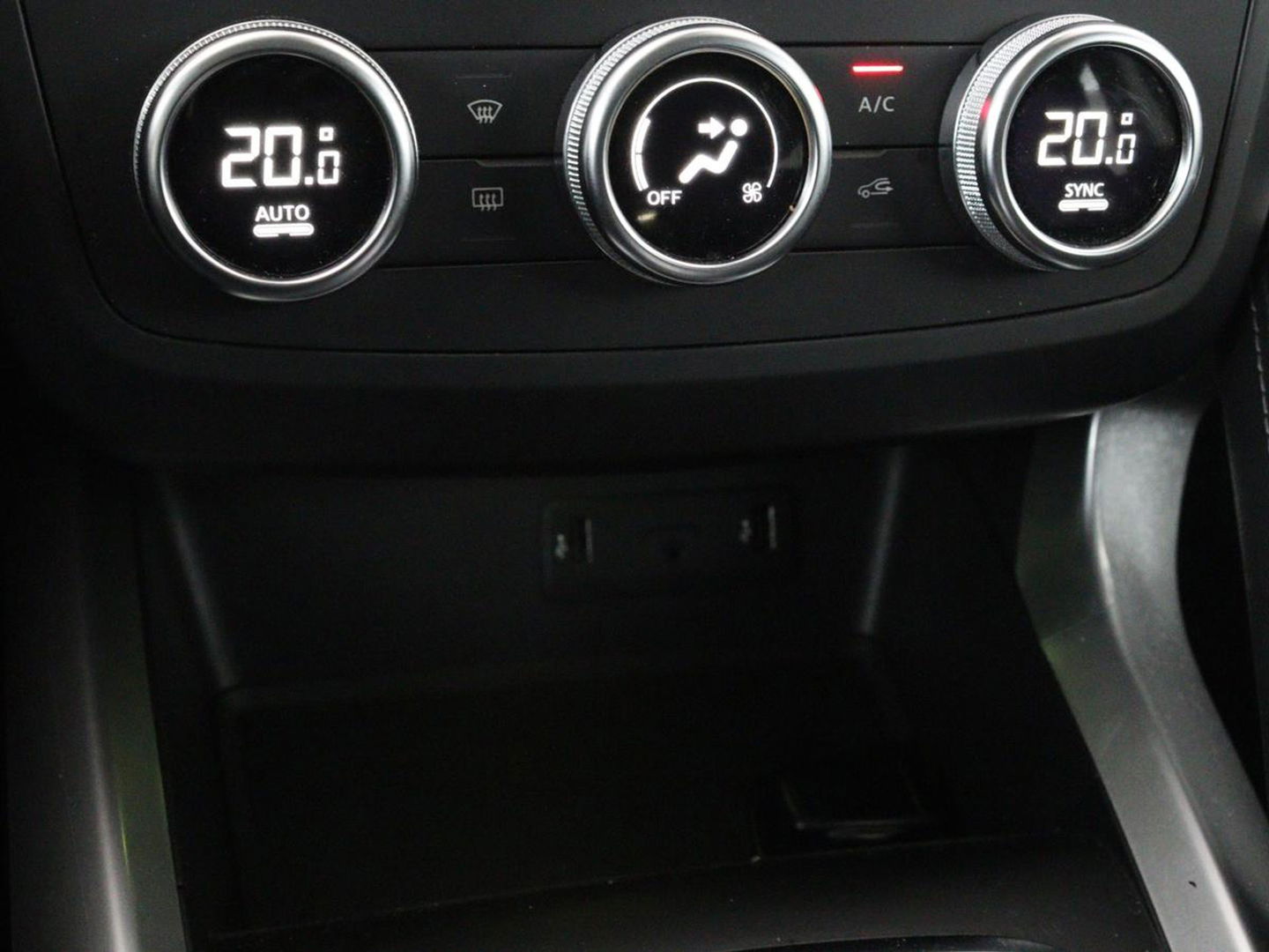 Renault Kadjar 1.3 TCe Zen | Automaat | Stoelverwarming | Trekhaak | Navigatie | Climate control | Keyless | Parkeerhulp | Cruise control