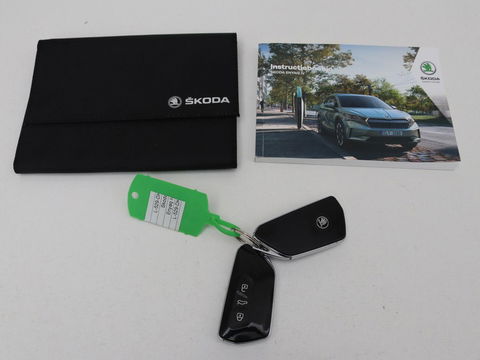 Škoda Enyaq iV 60 | Trekhaak | Camera | Sfeerverlichting | Carplay | Full LED | Navigatie | Cruise control | Bluetooth | Parkeerhulp | DAB