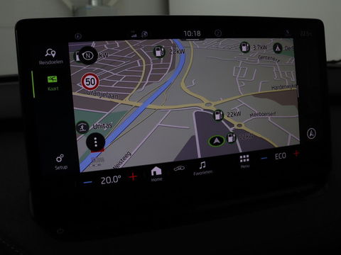 Škoda Enyaq iV 60 | Trekhaak | Camera | Sfeerverlichting | Carplay | Full LED | Navigatie | Cruise control | Bluetooth | Parkeerhulp | DAB