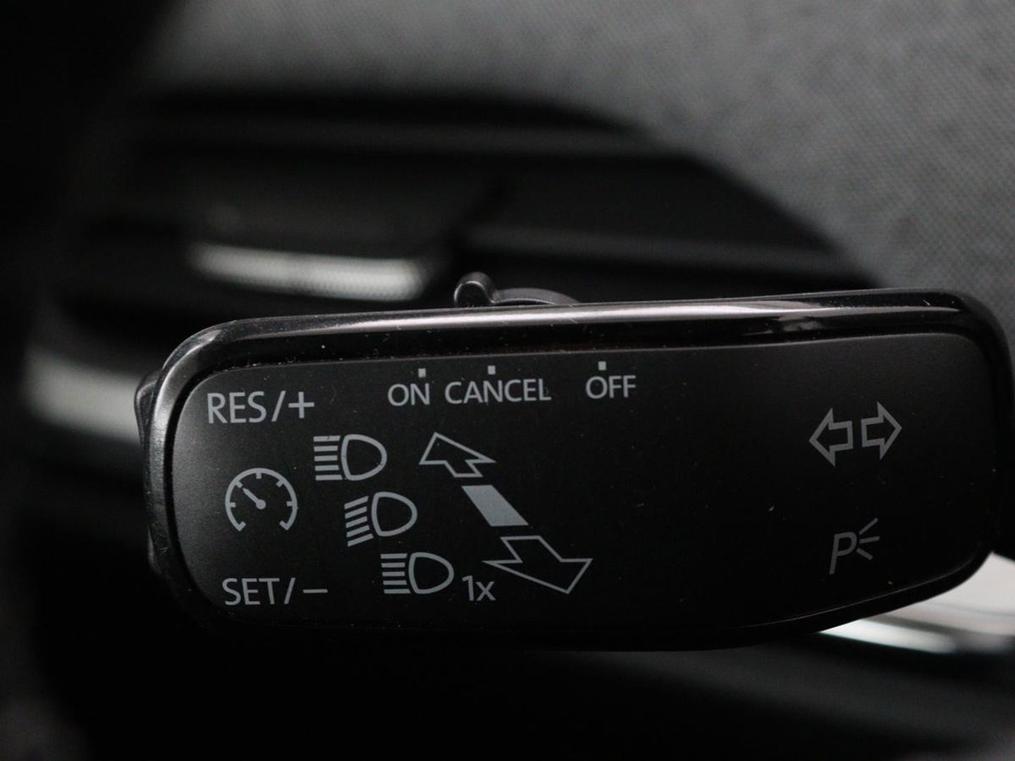 Škoda Enyaq iV 60 | Trekhaak | Camera | Sfeerverlichting | Carplay | Full LED | Navigatie | Cruise control | Bluetooth | Parkeerhulp | DAB