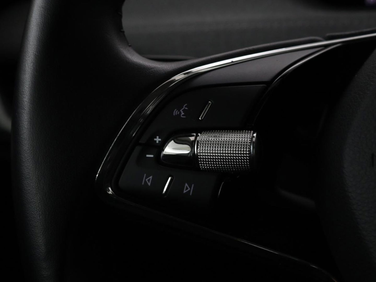 Škoda Enyaq iV 60 | Trekhaak | Camera | Sfeerverlichting | Carplay | Full LED | Navigatie | Cruise control | Bluetooth | Parkeerhulp | DAB