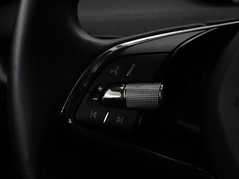 Škoda Enyaq iV 60 | Trekhaak | Camera | Sfeerverlichting | Carplay | Full LED | Navigatie | Cruise control | Bluetooth | Parkeerhulp | DAB
