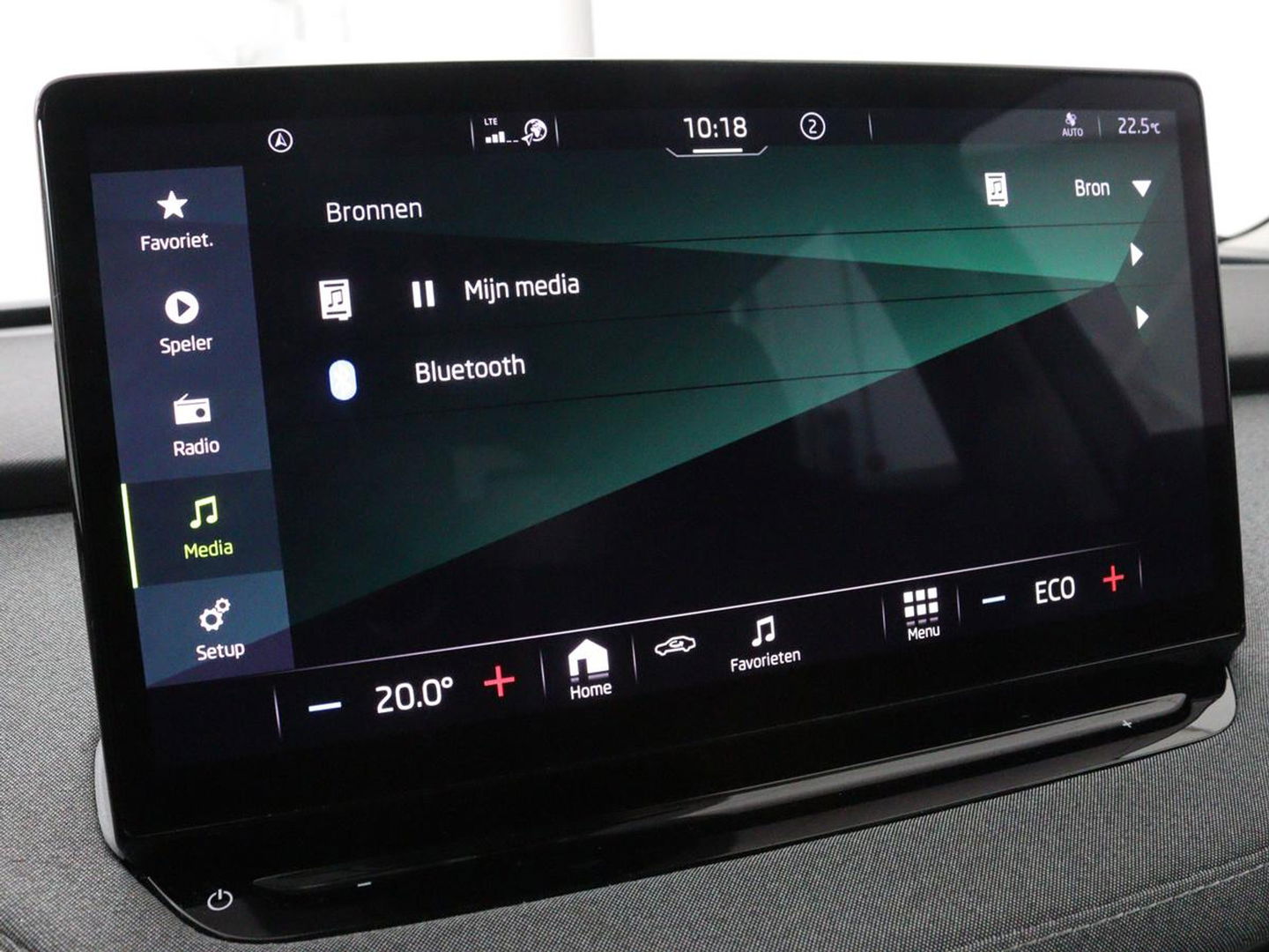 Škoda Enyaq iV 60 | Trekhaak | Camera | Sfeerverlichting | Carplay | Full LED | Navigatie | Cruise control | Bluetooth | Parkeerhulp | DAB